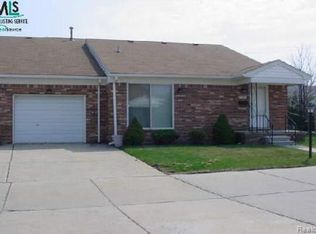 401 Doremus South Ln W #10, Saint Clair Shores, MI 48080