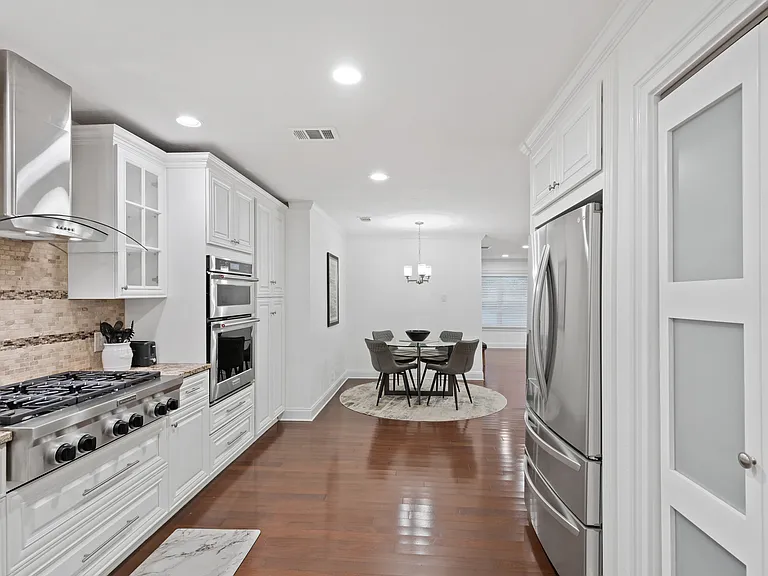 6321 Town Hill Ln — Photo 2