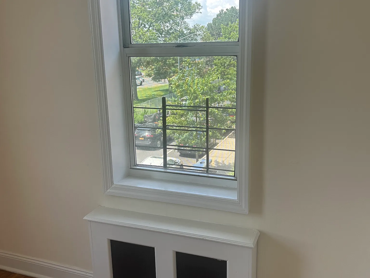 3 bed, 950 sqft, $3,450 — Photo 3
