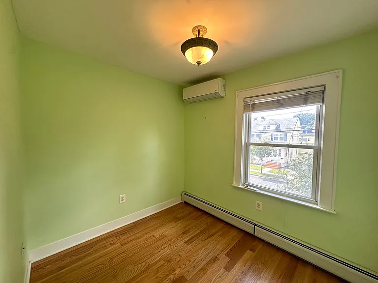 321 Hemlock St — Photo 10