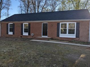 2715 Regents Park Ln, Greensboro, NC 27455