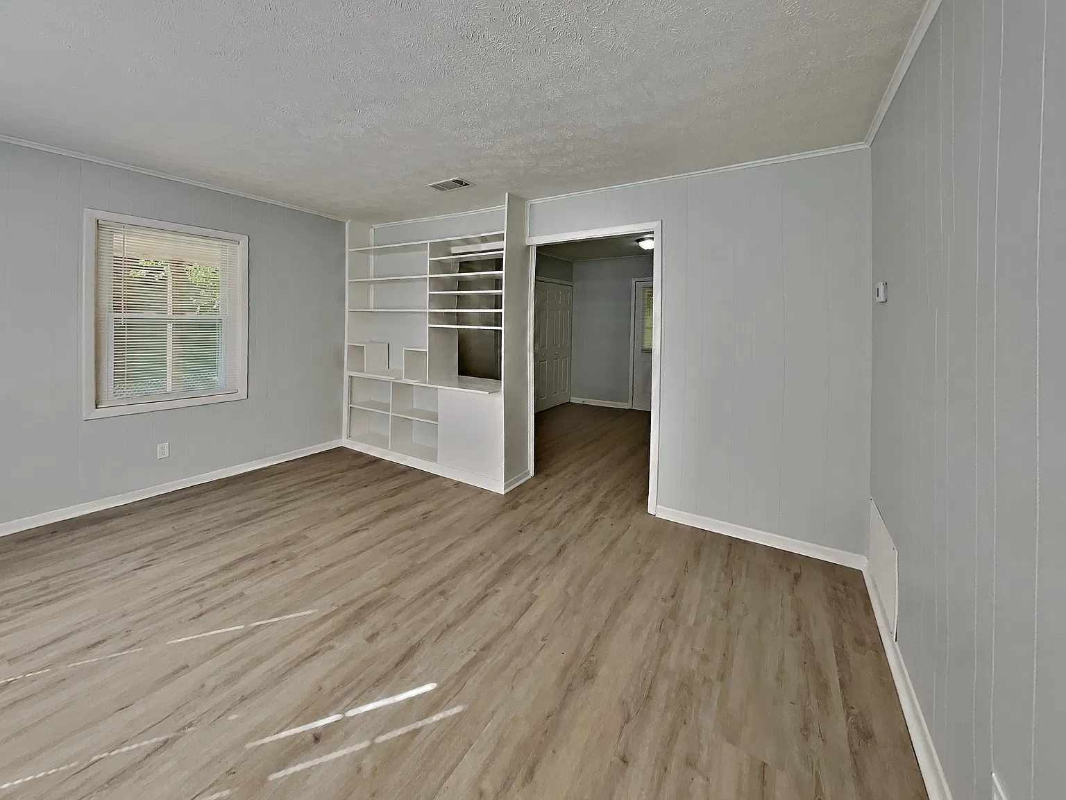 10122 Allen Drive Southwest — Photo 4