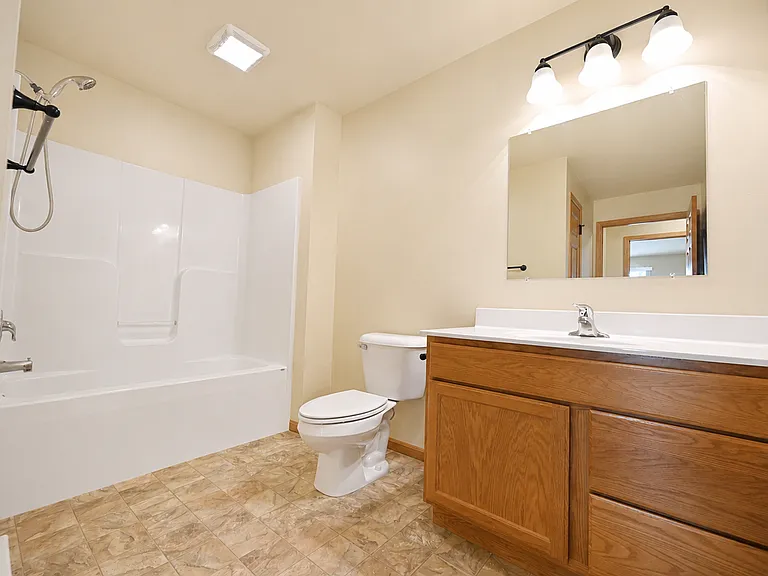 Berry Pointe Luxury Apartments — Photo 44