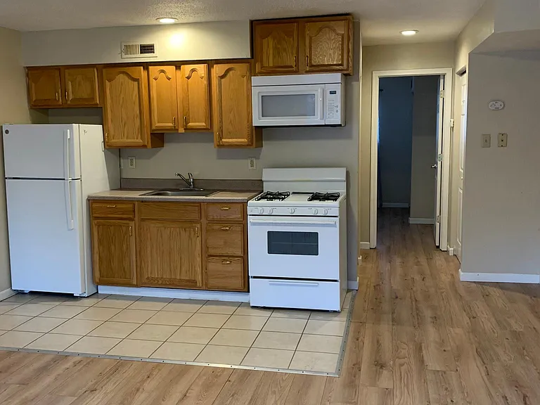 1100 Oneil Blvd #5 — Photo 5