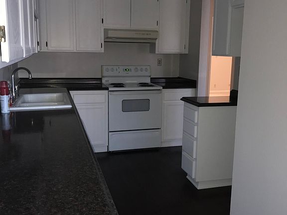 4th image of 1651 S Juniper St Unit 269