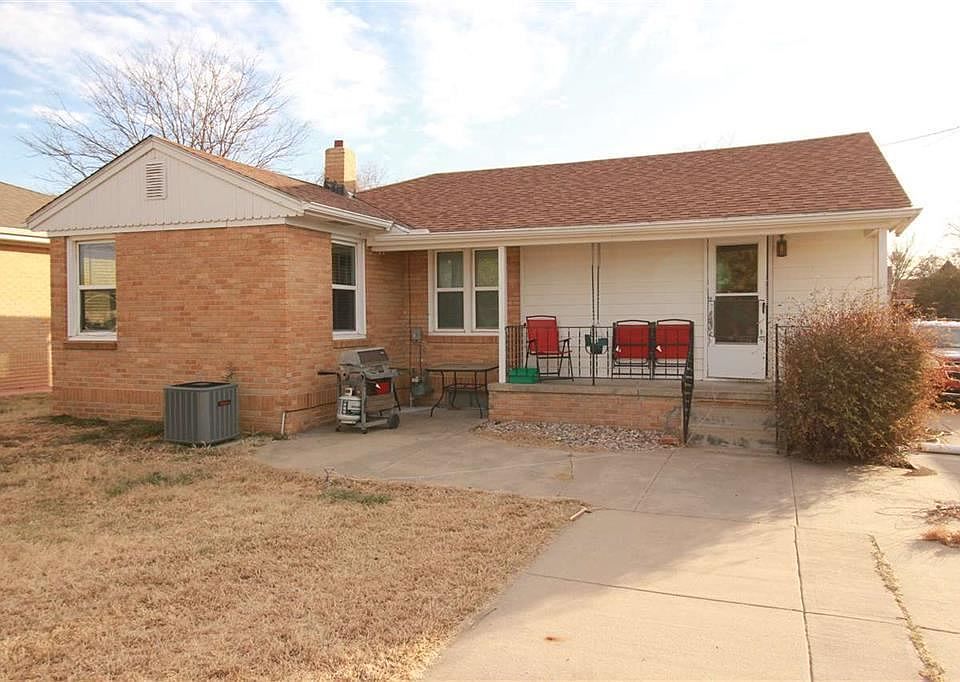 1st image of 305 E 21st St