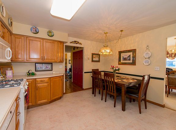 4th image of 1233 Thornwood Dr