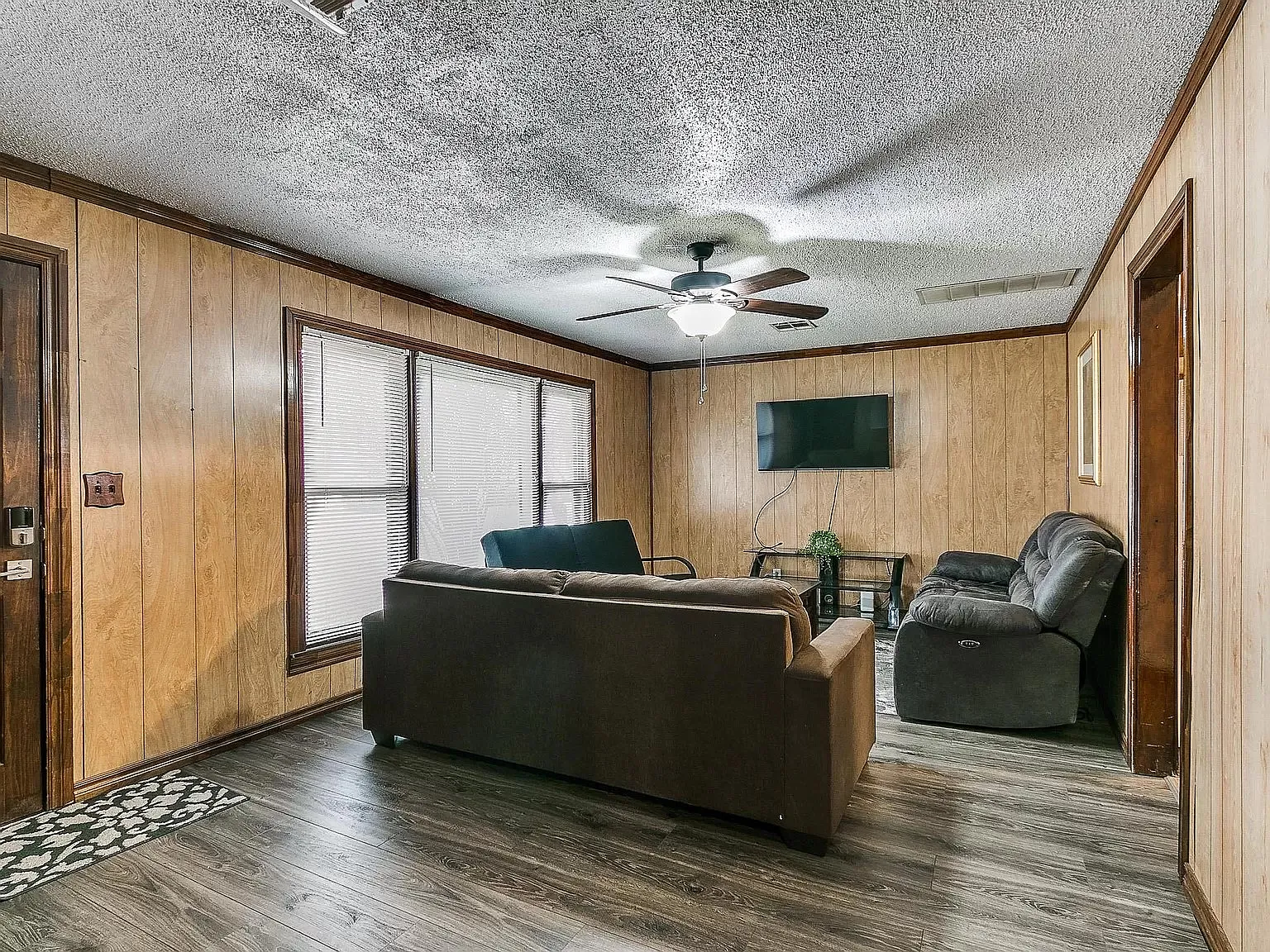 1417 Lincoln Avenue - 1 — Photo 4