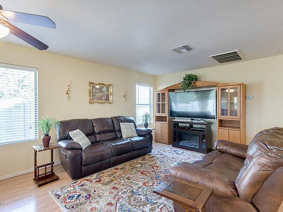 4th image of 41372 N Vine Ave