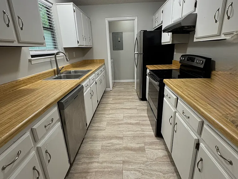 3222 Joselin Ln #B — Photo 8