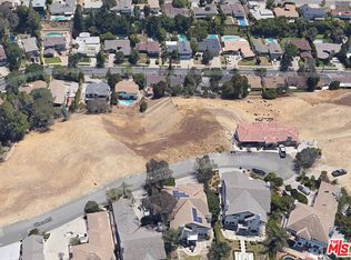 22548 Uhea Rd, Woodland Hills, CA 91364