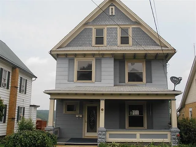 22 E 6th St photo 1