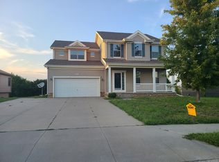 2302 Aberdeen Dr, Papillion, NE 68133