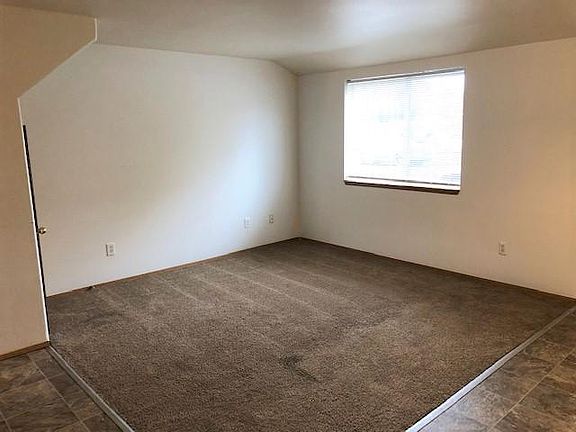 5th image of 3117 NE 62nd Ave APT J