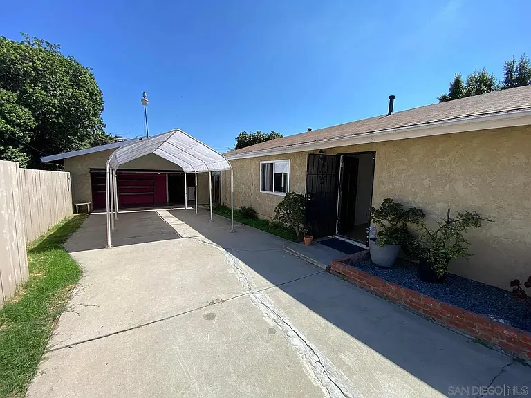 1475 Tarbox St — Photo 2