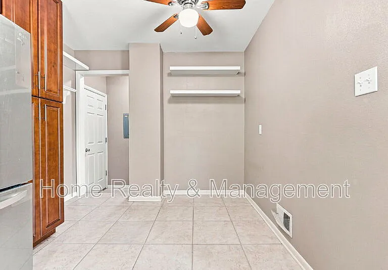 10807 Larry Dr — Photo 12