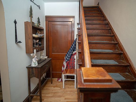 4th image of 506 Fisher St