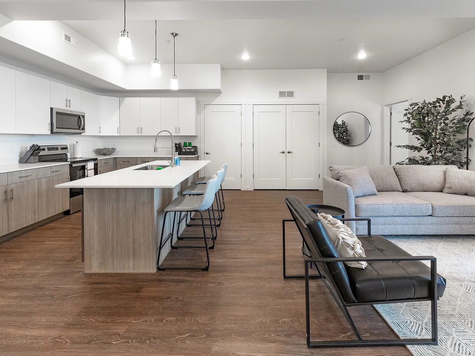 Village Station — Photo 1