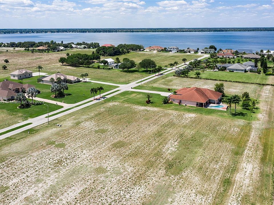 1st image of 114 Sunset Pointe Dr