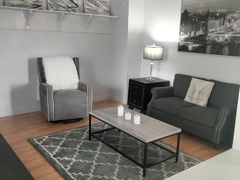 1504 W Shannon Ave — Photo 3