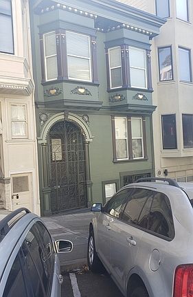 2nd image of 525 Vallejo St