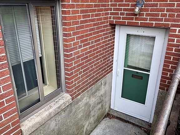 4th image of 8 Ashland St #8G