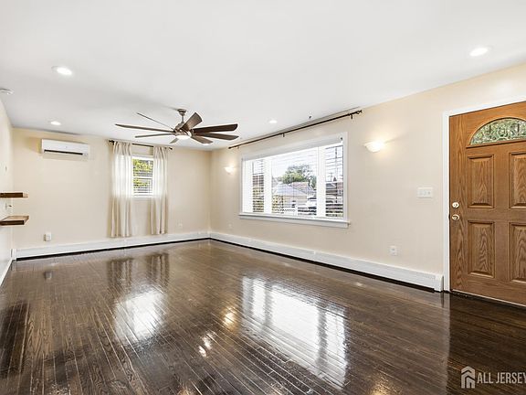3rd image of 5 Snyder Ln