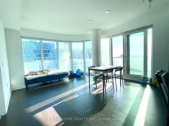 5th image of 230 Simcoe St #2018