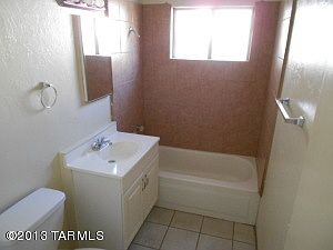 4th image of 302 W Aragon Rd