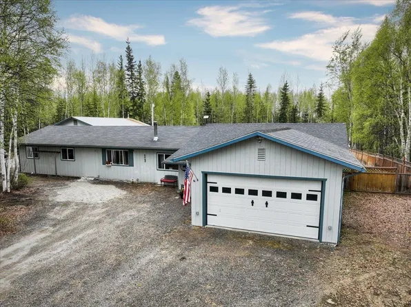 2465 Sunflower Loop, North Pole, AK 99705