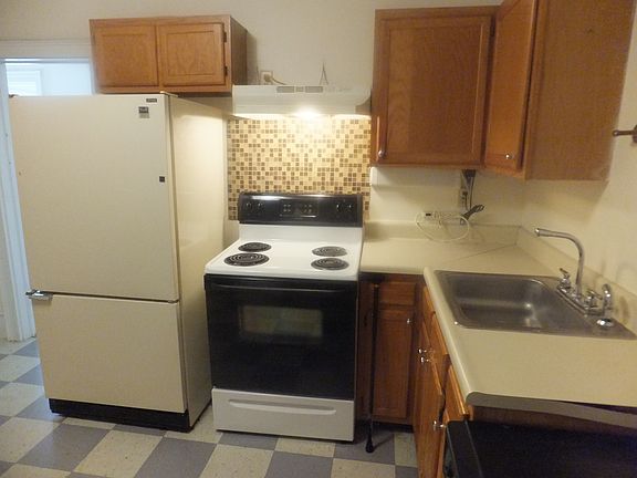 2nd image of 8 Chatham St #3