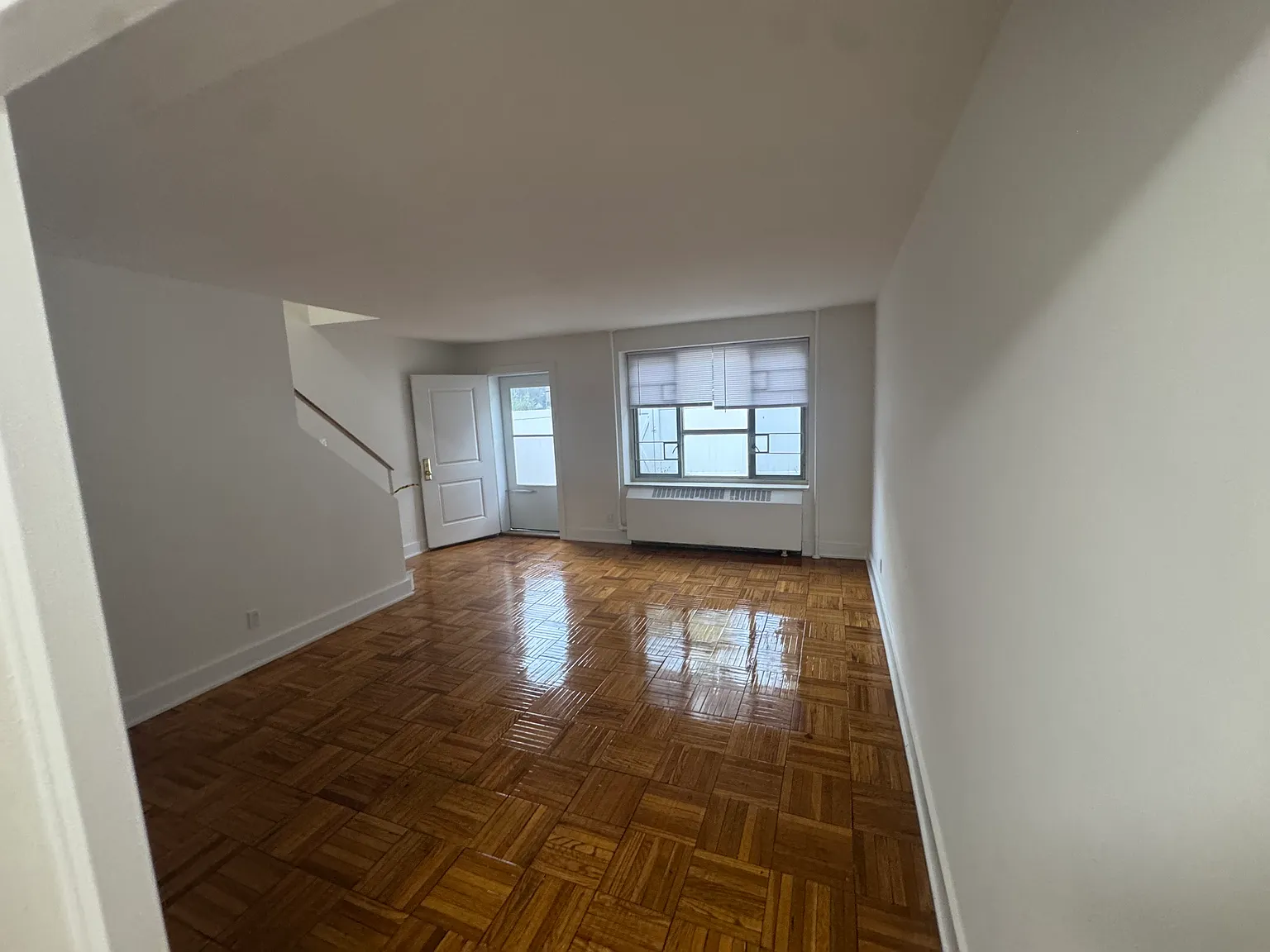 2 bed, 750 sqft, $3,250 — Photo 3