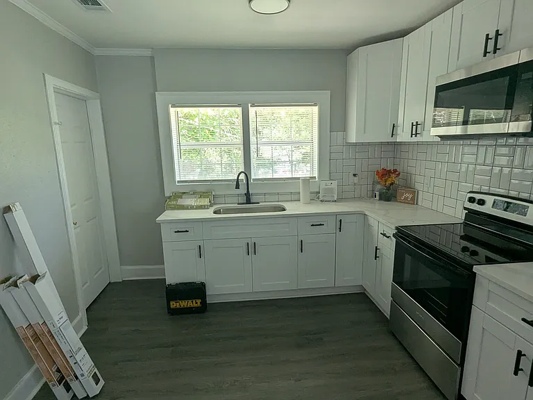 860 Morningside Dr — Photo 9