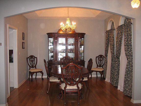 3rd image of 15566 Brookstone Dr