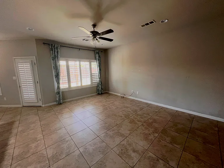 2000 Suncrisp Ln — Photo 10