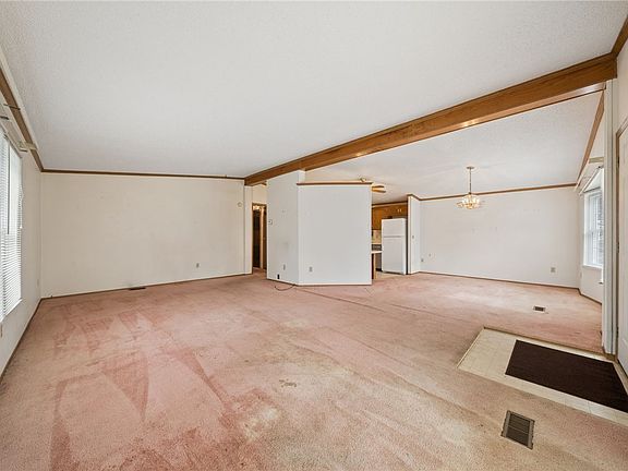 4th image of 246 Ridge Ln