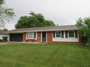 126 W Hartford Dr, Schaumburg, IL 60193