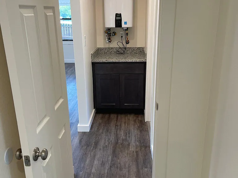 232 W Ash St — Photo 11