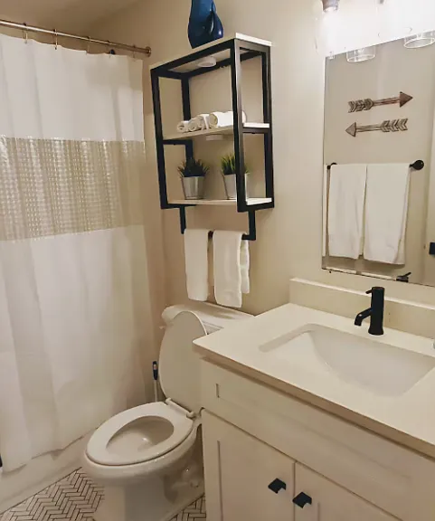 2078 Montrose Dr #B — Photo 10