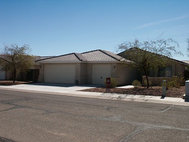 1st image of 2410 E Prickly Pear Dr