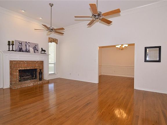 3rd image of 2302 Diamond Oaks Dr