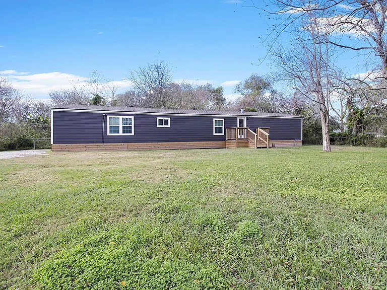 6506 N Martin Luther King Ave — Photo 2