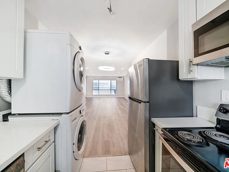 326 S Serrano Ave #4 — Photo 6