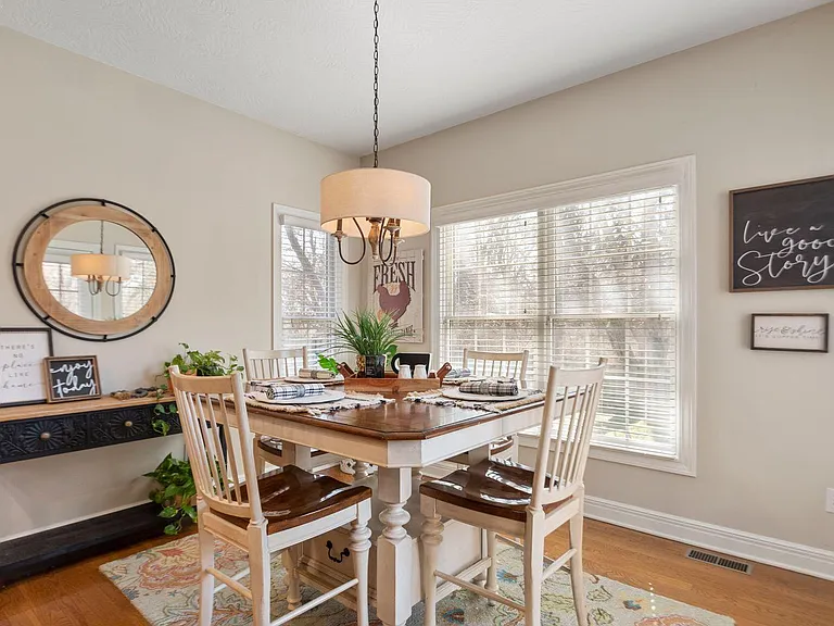 4332 E Ambrose Dr — Photo 14