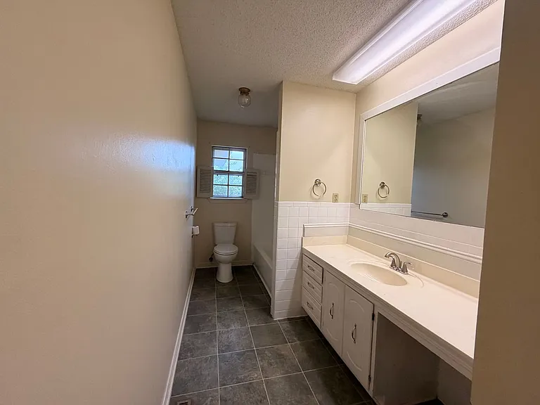 319 Tanglewood Dr — Photo 10