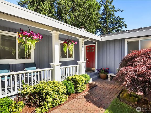 4th image of 5121 Sunset Drive W