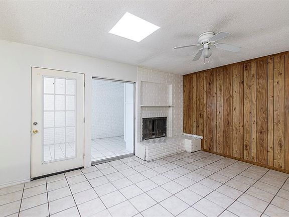 4th image of 4229 Pineridge Dr