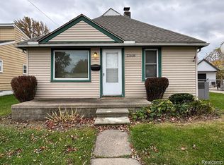 22608 Stephens St, Saint Clair Shores, MI