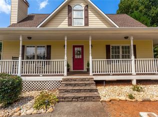 1073 Walnut Creek Dr, Woodstock, GA 30188