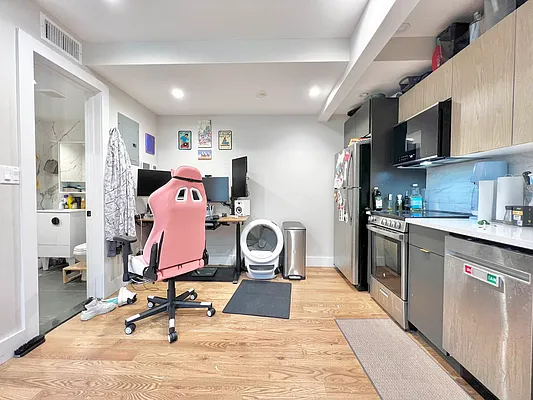 Rented by Doorway NYC, LLC | media 26